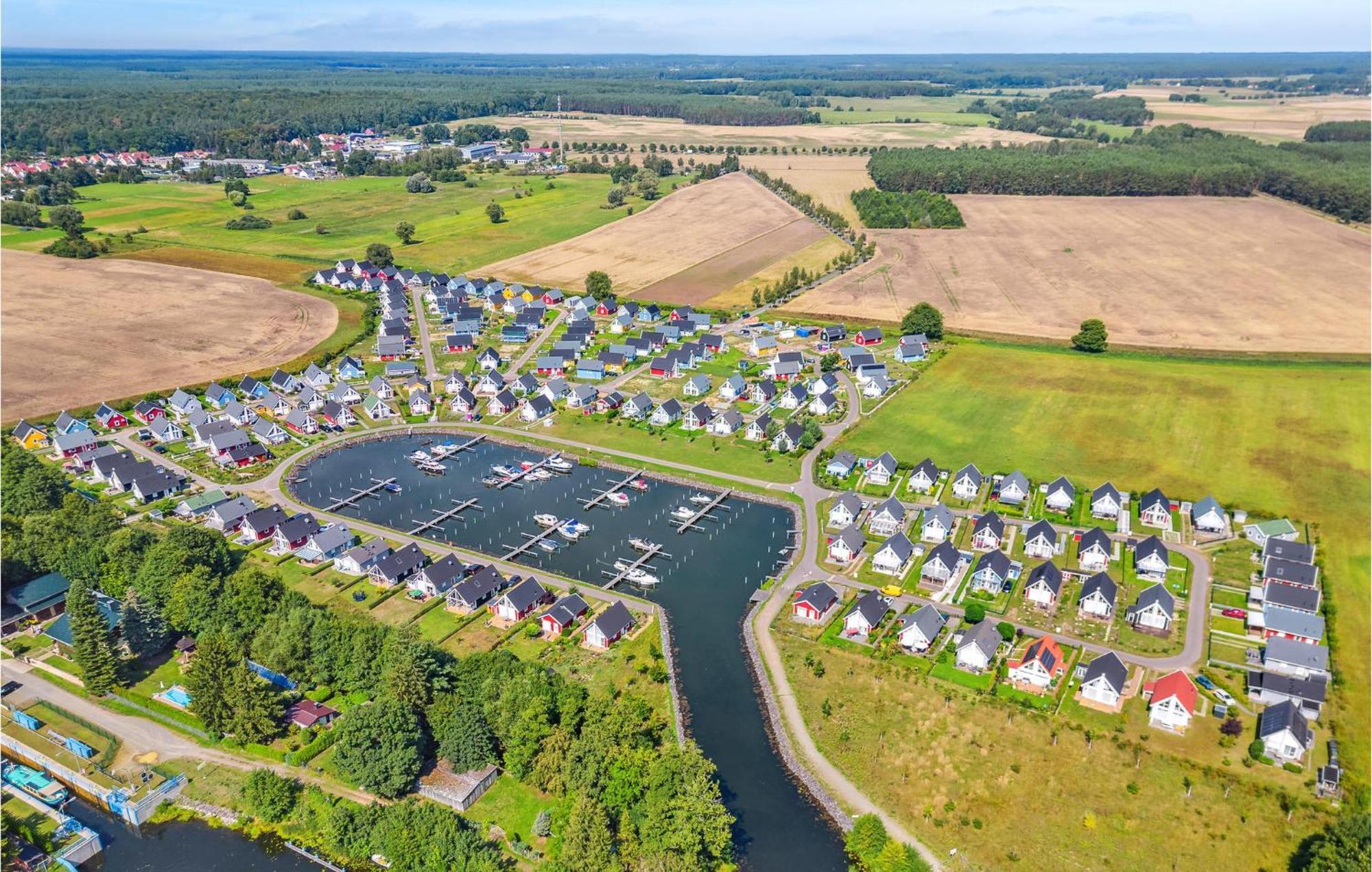 2 Bedroom Beautiful Home In Zerpenschleuse エクステリア 写真