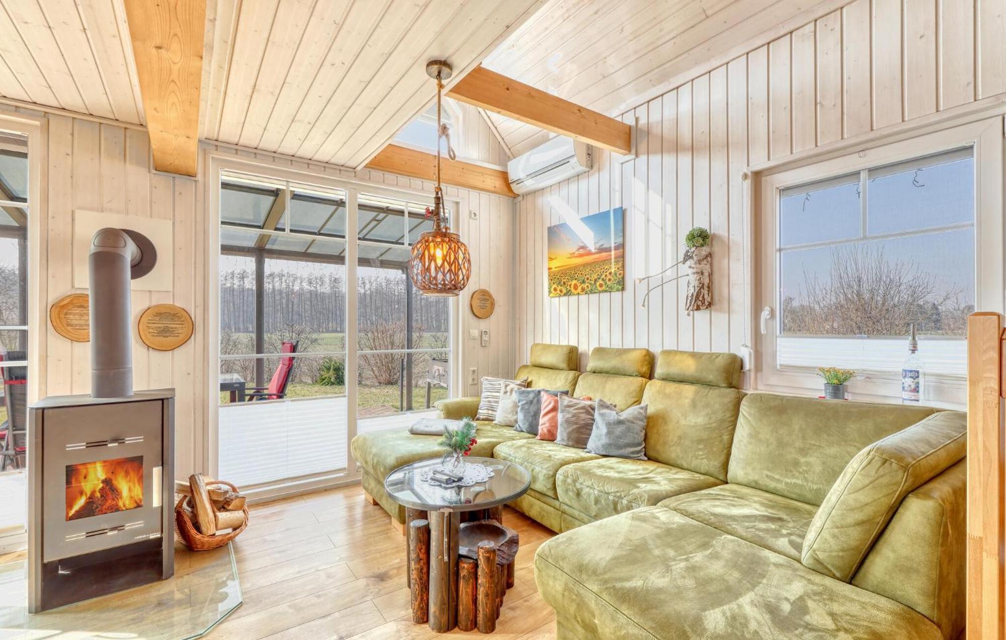 2 Bedroom Beautiful Home In Zerpenschleuse エクステリア 写真